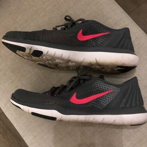 Womens Nike athletic WIDE shoes